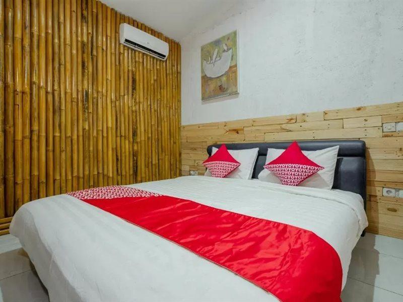 Oyo 2380 Alea Guesthouse Muntilan Ngoại thất bức ảnh