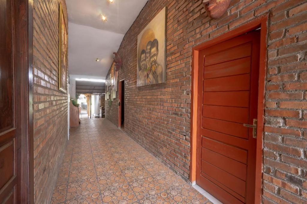 Oyo 2380 Alea Guesthouse Muntilan Ngoại thất bức ảnh