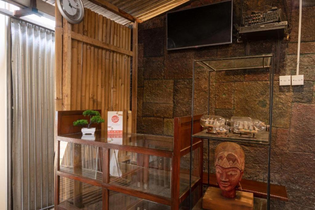Oyo 2380 Alea Guesthouse Muntilan Ngoại thất bức ảnh