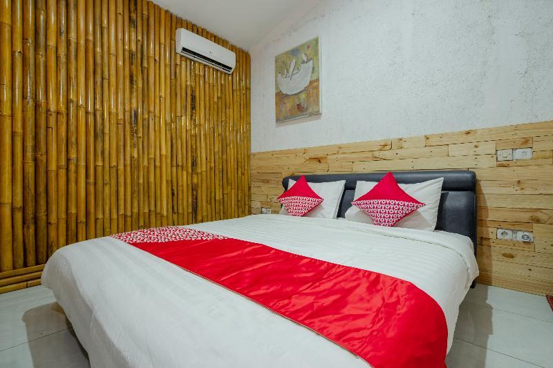 Oyo 2380 Alea Guesthouse Muntilan Ngoại thất bức ảnh