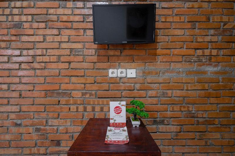Oyo 2380 Alea Guesthouse Muntilan Ngoại thất bức ảnh