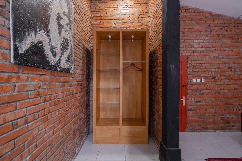 Oyo 2380 Alea Guesthouse Muntilan Ngoại thất bức ảnh