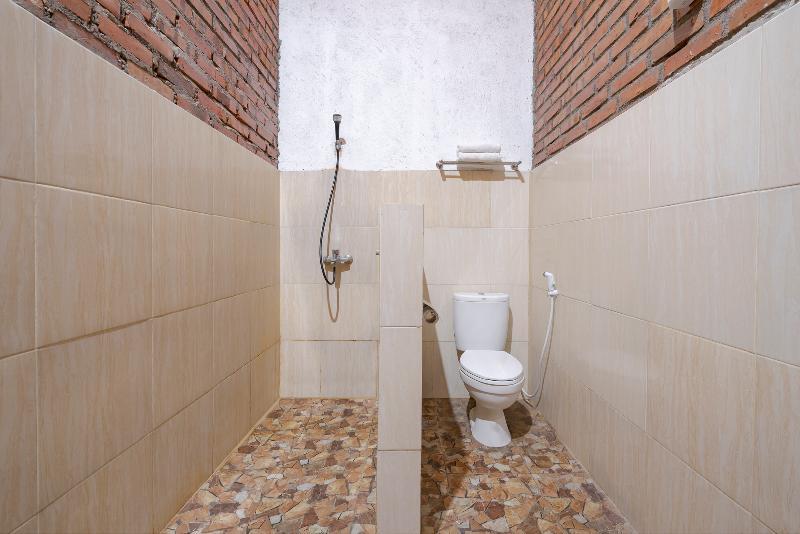 Oyo 2380 Alea Guesthouse Muntilan Ngoại thất bức ảnh