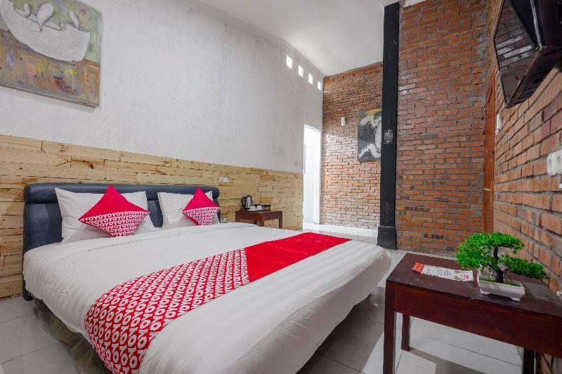 Oyo 2380 Alea Guesthouse Muntilan Ngoại thất bức ảnh