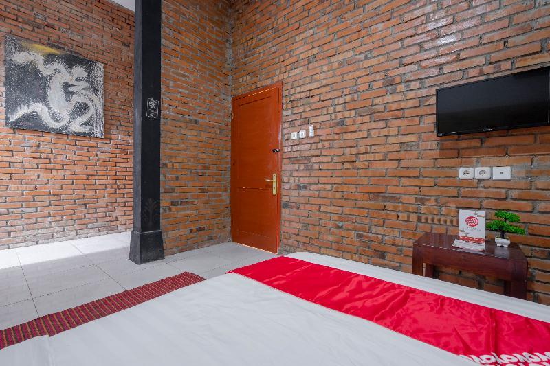 Oyo 2380 Alea Guesthouse Muntilan Ngoại thất bức ảnh