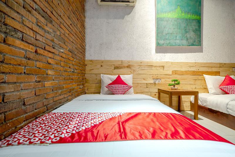 Oyo 2380 Alea Guesthouse Muntilan Ngoại thất bức ảnh